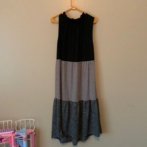 Women’s Size Large Three Tiered Dress.